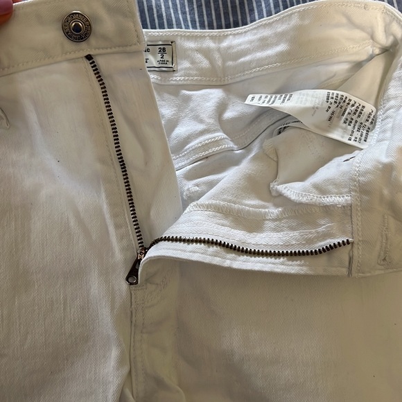 Abercrombie White Denim High Rise Shorts - Picture 4 of 5